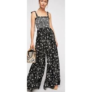 FREE PEOPLE Color My World JUMPSUIT Black & White Floral Wide Leg Size M